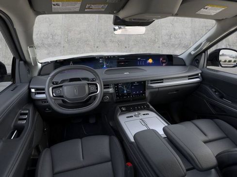 New 2026 Lincoln Navigator L Premier AWD/4WD image 9