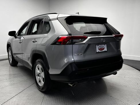 Used 2021 Toyota RAV4 XLE FWD image 32