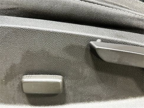 Used 2018 Chevrolet Colorado LT w/ LT Convenience Package image 19