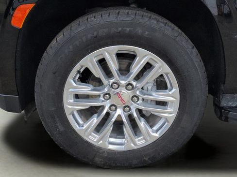 Used 2024 GMC Yukon SLT w/ SLT Luxury Package AWD/4WD image 33