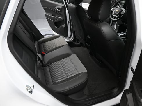 Used 2025 Chevrolet Trax LT w/ Driver Confidence Package image 18