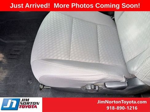 Used 2023 Toyota Tacoma SR AWD/4WD image 11