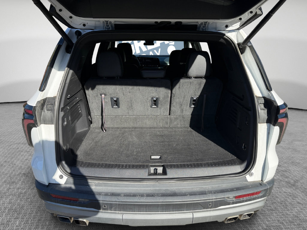Used 2025 Chevrolet Traverse LT AWD/4WD image 25
