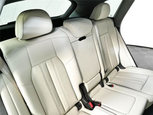 Used 2025 Audi Q5 Premium w/ Convenience Package AWD/4WD image 21