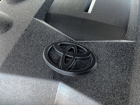 Used 2018 Toyota 4Runner Limited image 32