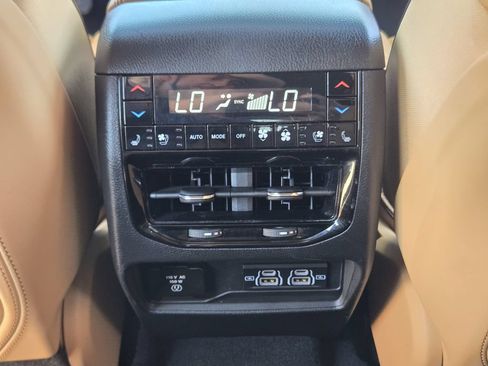 Used 2023 Jeep Grand Cherokee L Summit AWD/4WD image 38