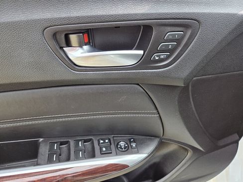 Used 2015 Acura TLX w/ Technology Package FWD image 11