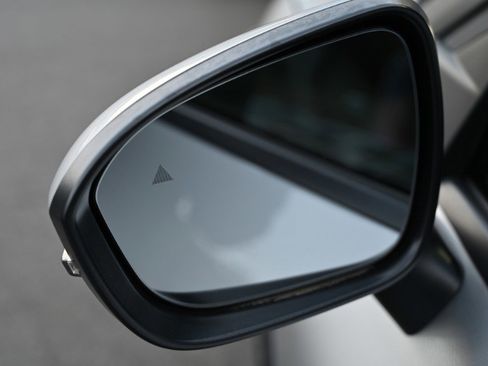 Used 2023 Nissan Rogue SV w/ SV Premium Package image 13