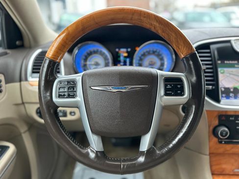 Used 2014 Chrysler 300 C RWD image 53