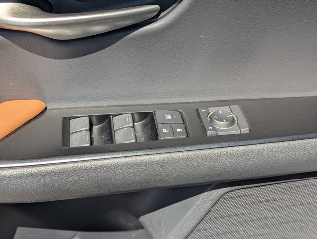Used 2021 Lexus UX 200 w/ Premium Package FWD image 20