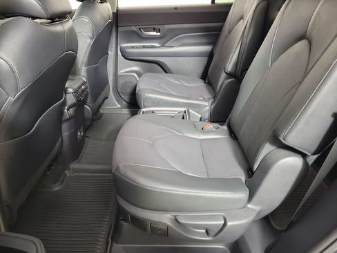 Used 2026 Toyota Grand Highlander AWD image 12
