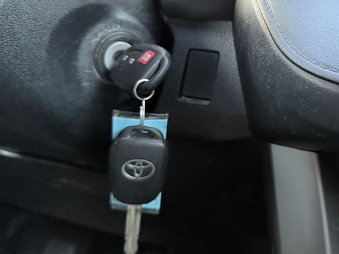 Used 2017 Toyota RAV4 LE w/ Carpet Mat Package FWD image 35
