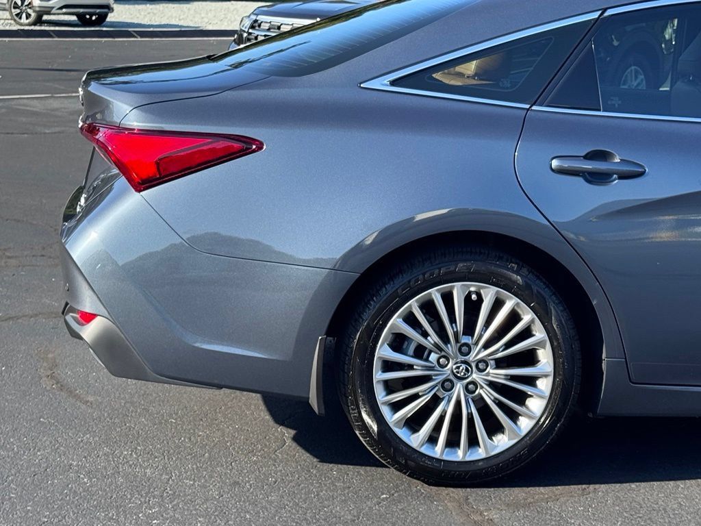Used 2019 Toyota Avalon Limited w/ Advanced Safety Package FWD image 40