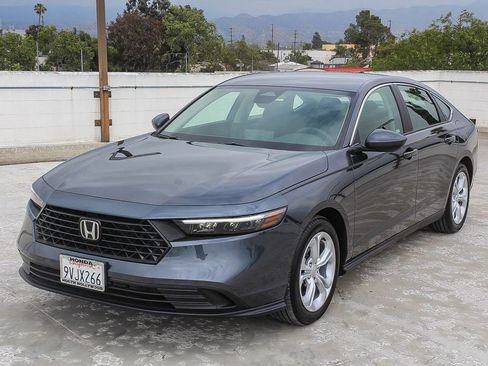Certified 2025 Honda Accord LX image 3