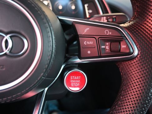 Used 2018 Audi R8 V10 w/ Premium Package RWD image 55