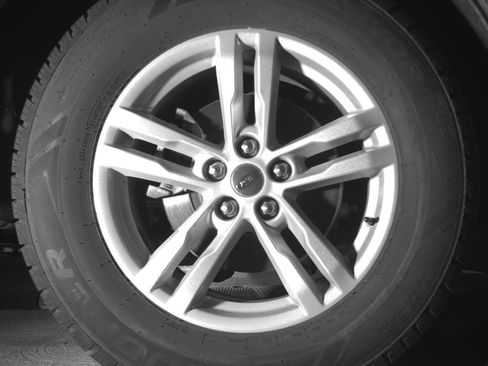 Used 2024 Ford Explorer XLT w/ Equipment Group 202A AWD/4WD image 15