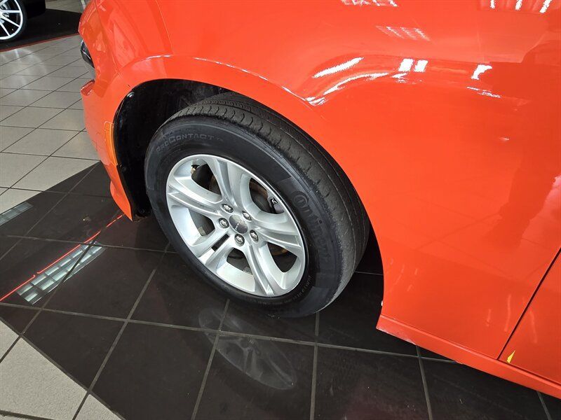 Used 2020 Dodge Charger SXT w/ Leather Interior Group RWD image 33
