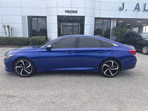Used 2022 Honda Accord Sport image 2