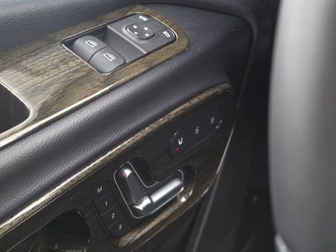 Used 2023 Mercedes-Benz Sprinter 3500 w/ Parking Package image 35