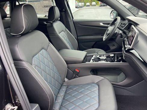 New 2026 Volkswagen Atlas Cross Sport SEL Premium R-Line image 23