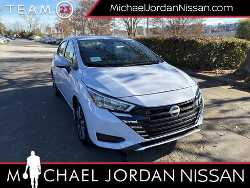 New 2025 Nissan Versa SV w/ Trunk Package image 1