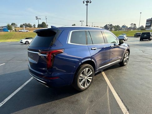 Used 2025 Cadillac XT6 Premium Luxury w/ LPO, Floor Liner Package AWD/4WD image 5