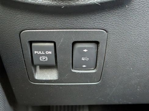 Used 2021 Ford Expedition Max Limited image 16