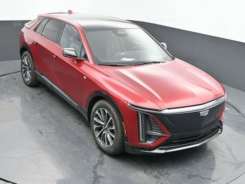 New 2025 Cadillac Lyriq Sport image 33