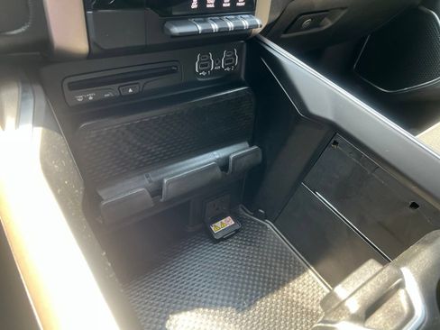 Used 2019 RAM 1500 Laramie w/ Sport Appearance Package AWD/4WD image 36