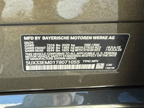 Used 2026 BMW X7 M60i w/ Executive Package image 24