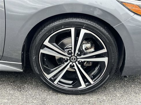 Certified 2023 Nissan Sentra SR w/ Trunk Package image 10