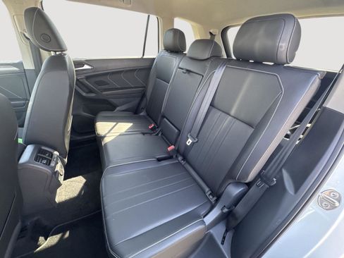 Used 2023 Volkswagen Tiguan SE image 11