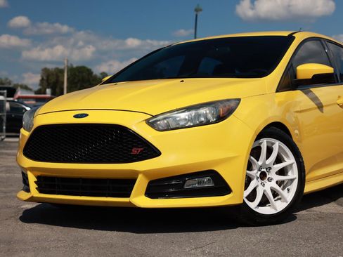 Used 2017 Ford Focus ST FWD image 25
