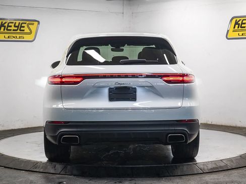 Used 2022 Porsche Cayenne image 3