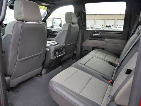 Used 2025 Chevrolet Silverado 2500 ZR2 w/ Technology Package image 26