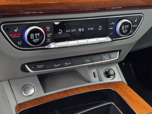 Used 2024 Audi Q5 2.0T Premium Plus AWD/4WD image 15