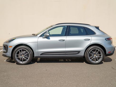 Certified 2026 Porsche Macan AWD/4WD image 2