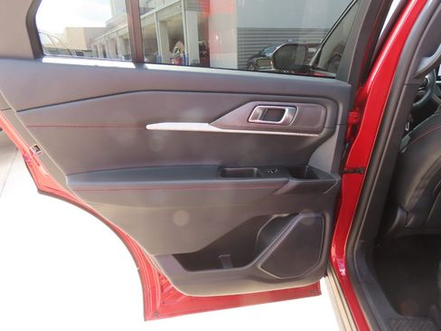 Used 2025 Ford Explorer ST-Line w/ Premium Package RWD image 19