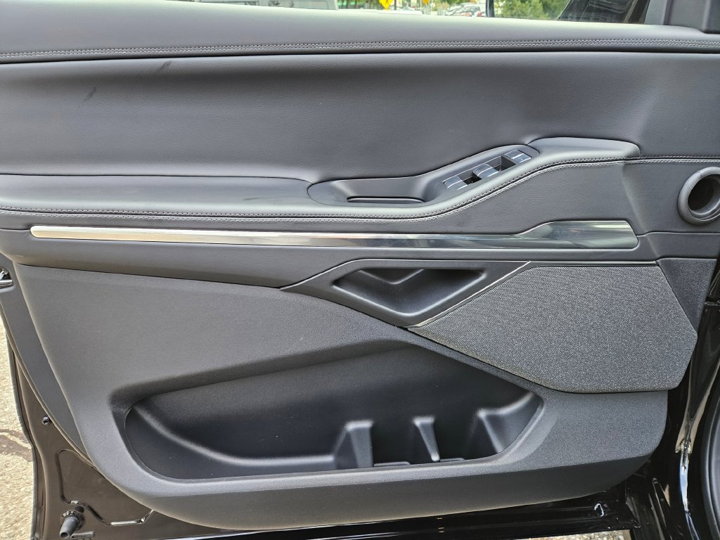 New 2027 Lincoln Navigator Reserve AWD/4WD image 22