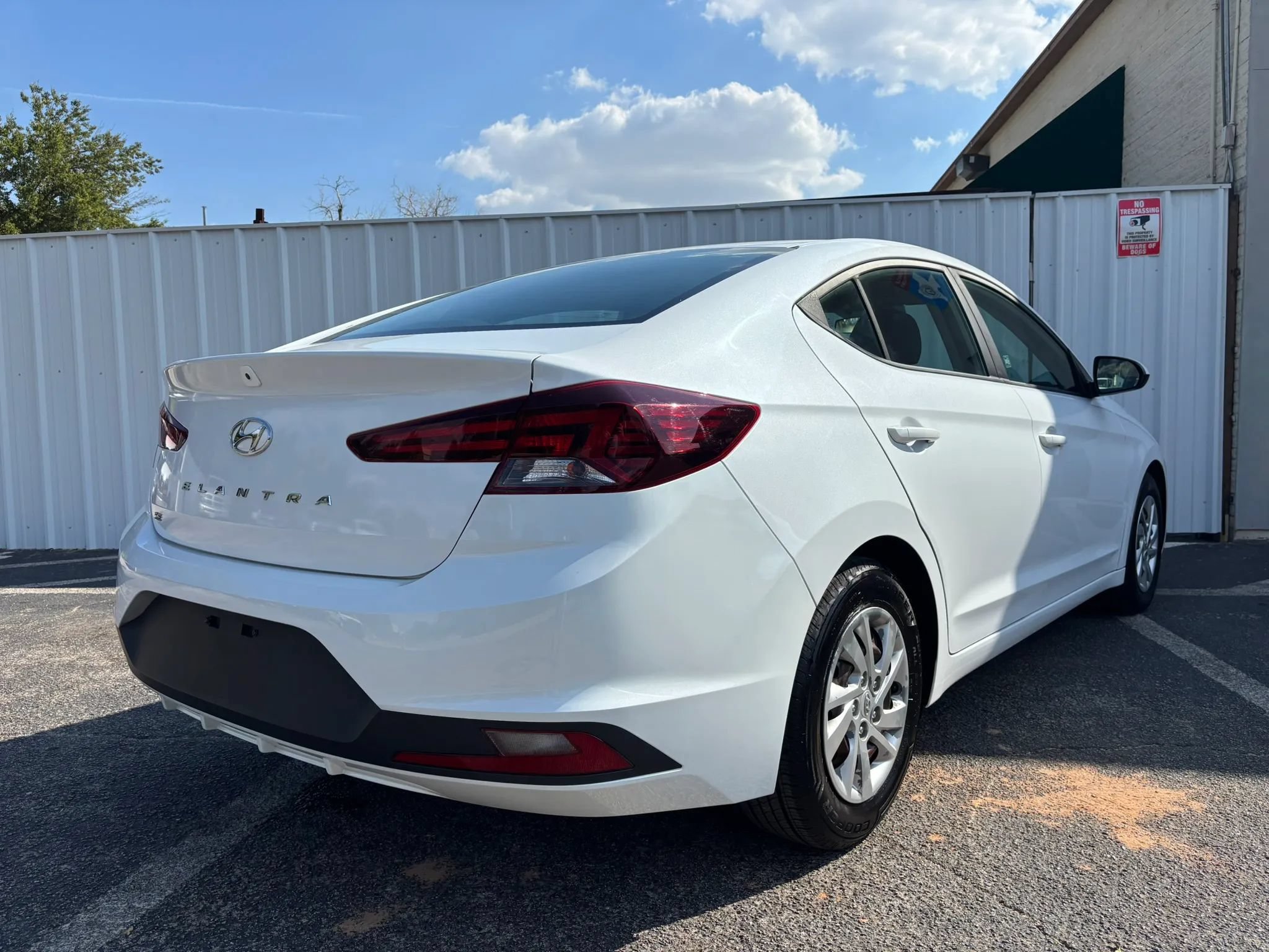 Used 2020 Hyundai Elantra SE w/ Cargo Package (C1) FWD image 6