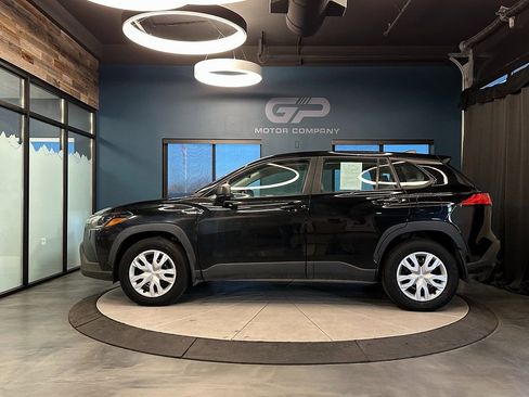 Used 2023 Toyota Corolla Cross L AWD/4WD image 6