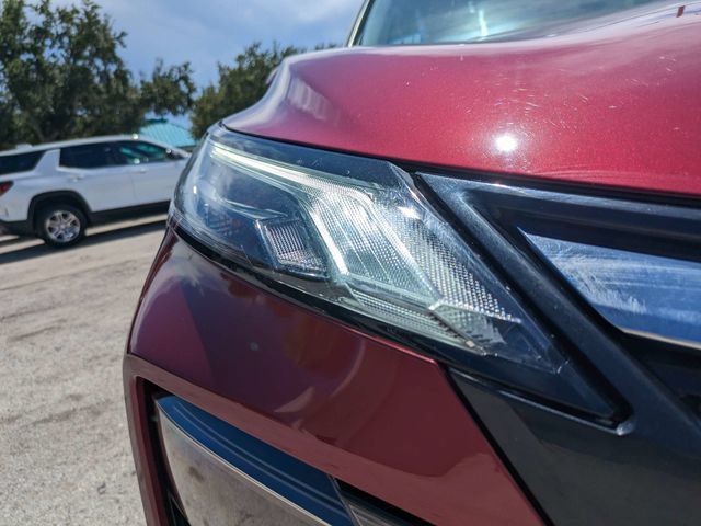 Used 2025 Nissan Rogue SV AWD/4WD image 10