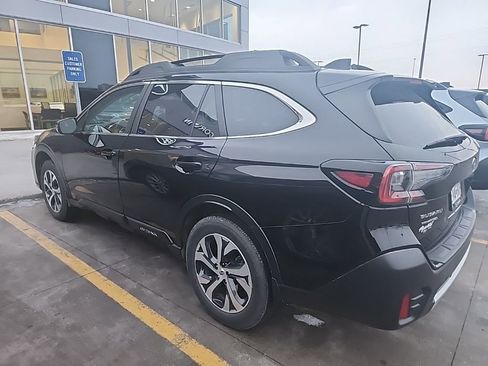 Used 2020 Subaru Outback Limited image 3