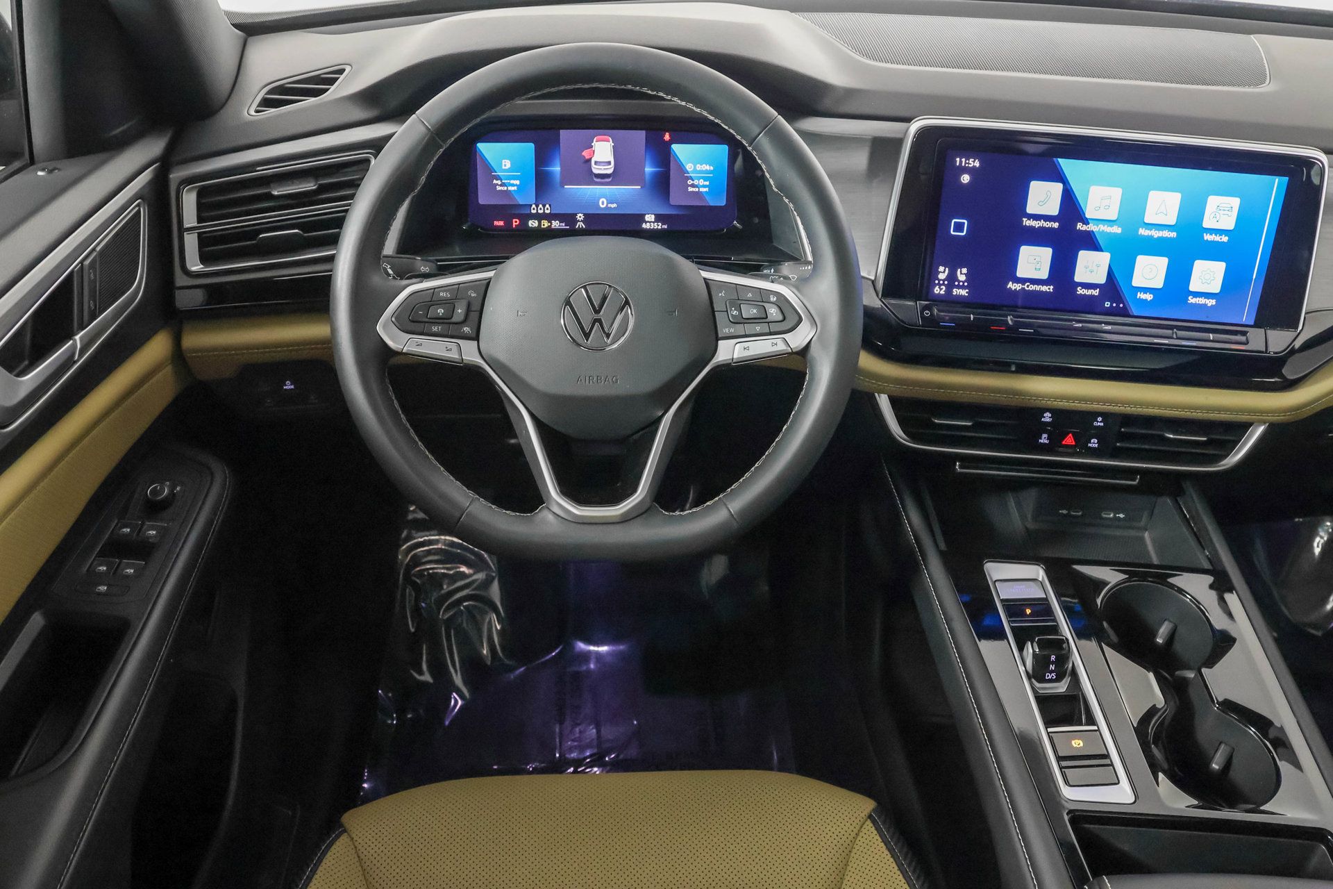 Used 2024 Volkswagen Atlas Cross Sport SE w/ Panoramic Sunroof Package AWD/4WD image 38