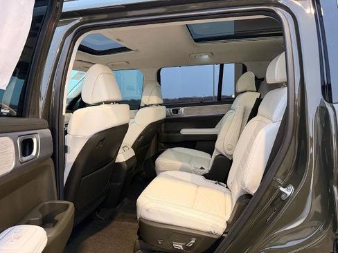 Used 2025 Hyundai Santa Fe Calligraphy image 29