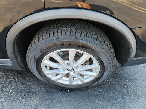 Used 2017 Nissan Rogue SV image 22