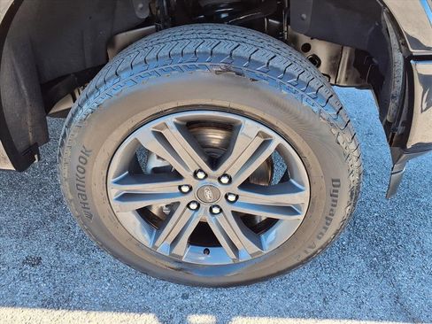 Used 2018 Ford F150 Lariat image 9