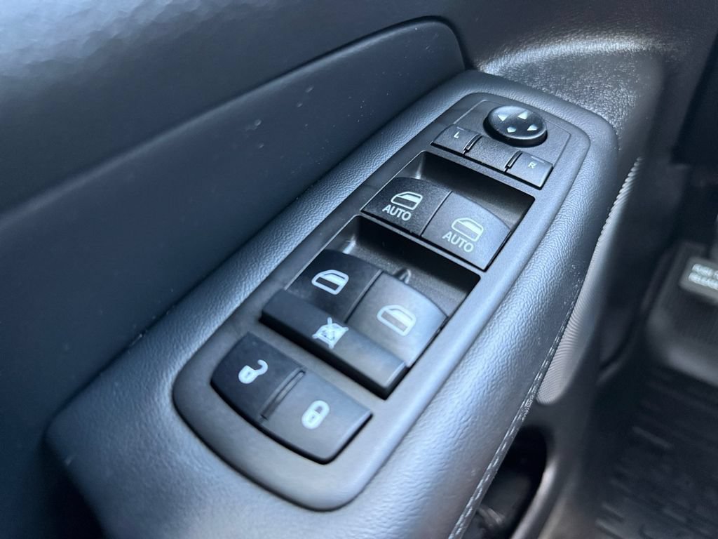 Used 2021 Jeep Grand Cherokee Laredo X AWD/4WD image 27