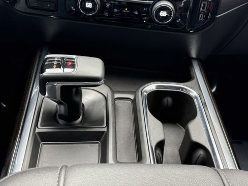 Used 2024 Chevrolet Silverado 1500 LT Trail Boss w/ Convenience Package II AWD/4WD image 7