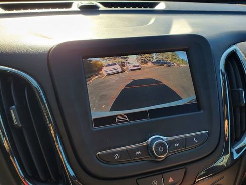 Certified 2022 Chevrolet Equinox RS w/ LPO, Floor Liner Package image 31